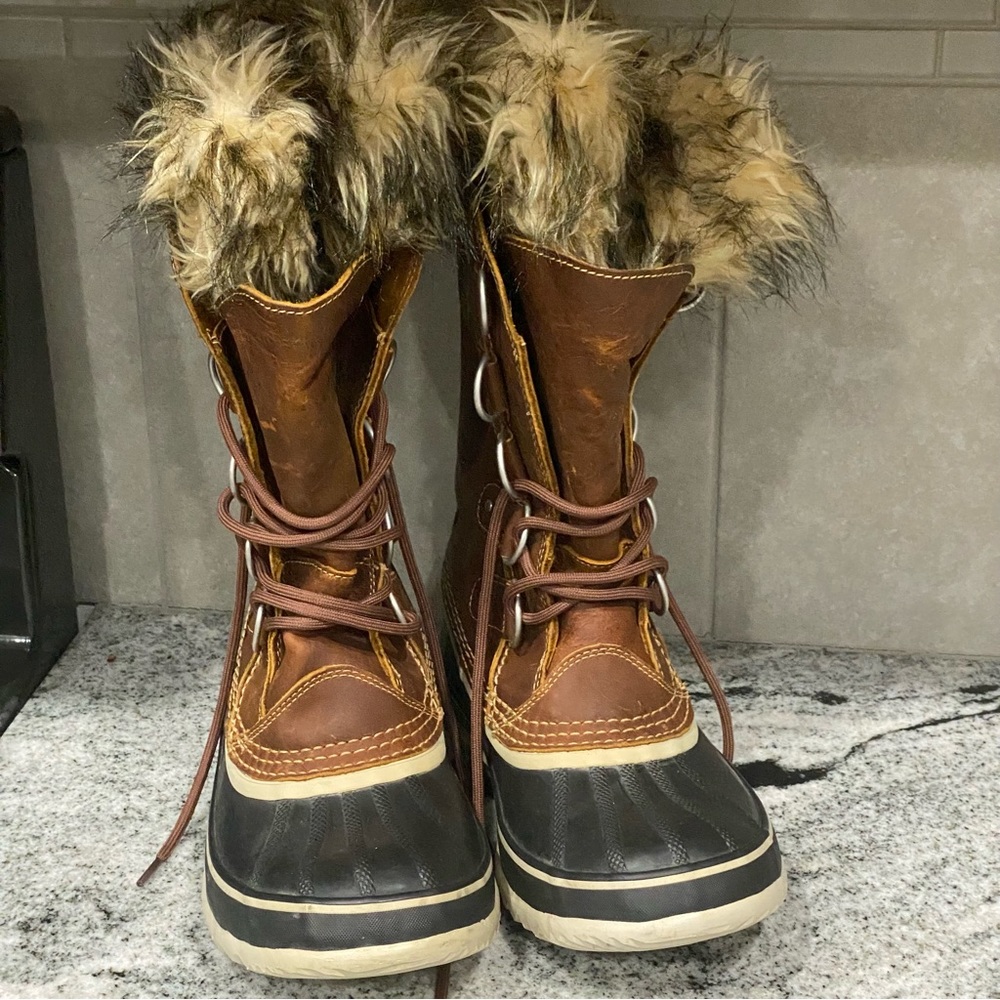 SOREL WOMEN'S JOAN OF ARCTIC LUX BOOT